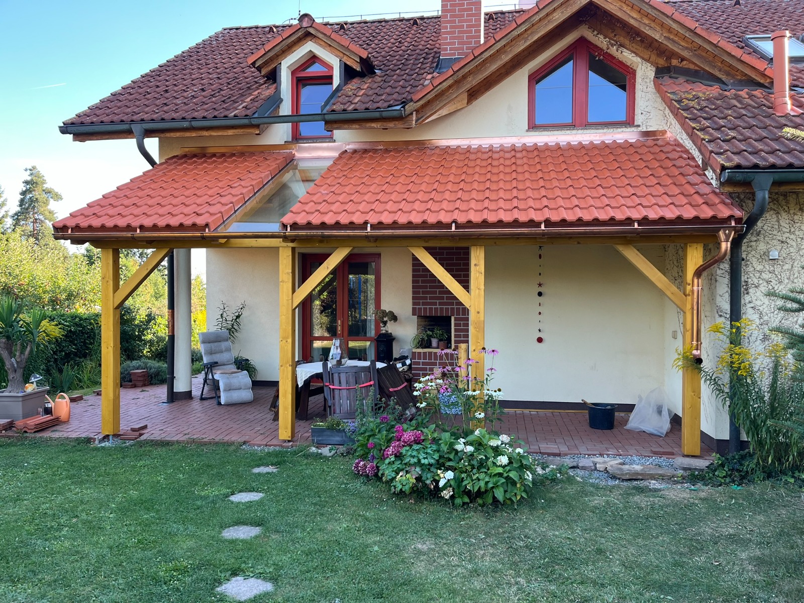 Hotově osazené střešní okno Velux